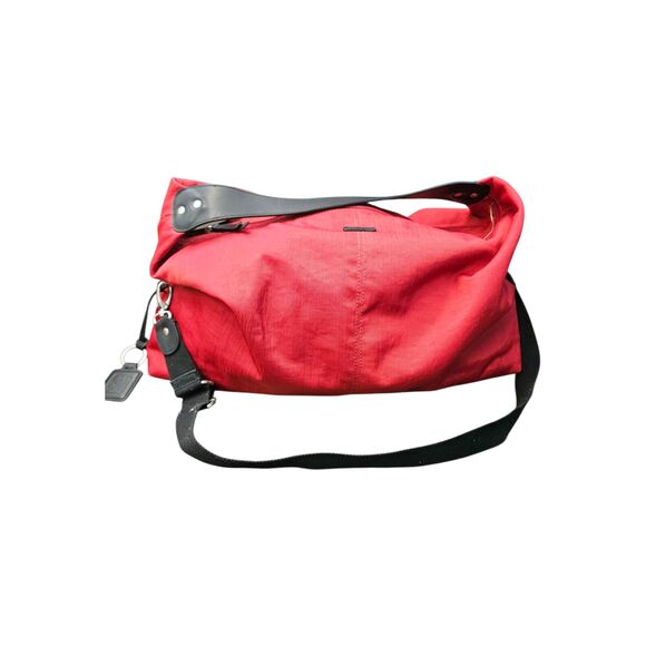 Ellington Red Duffle Bag NEW TAGS Travel Bag - Picture 4 of 11